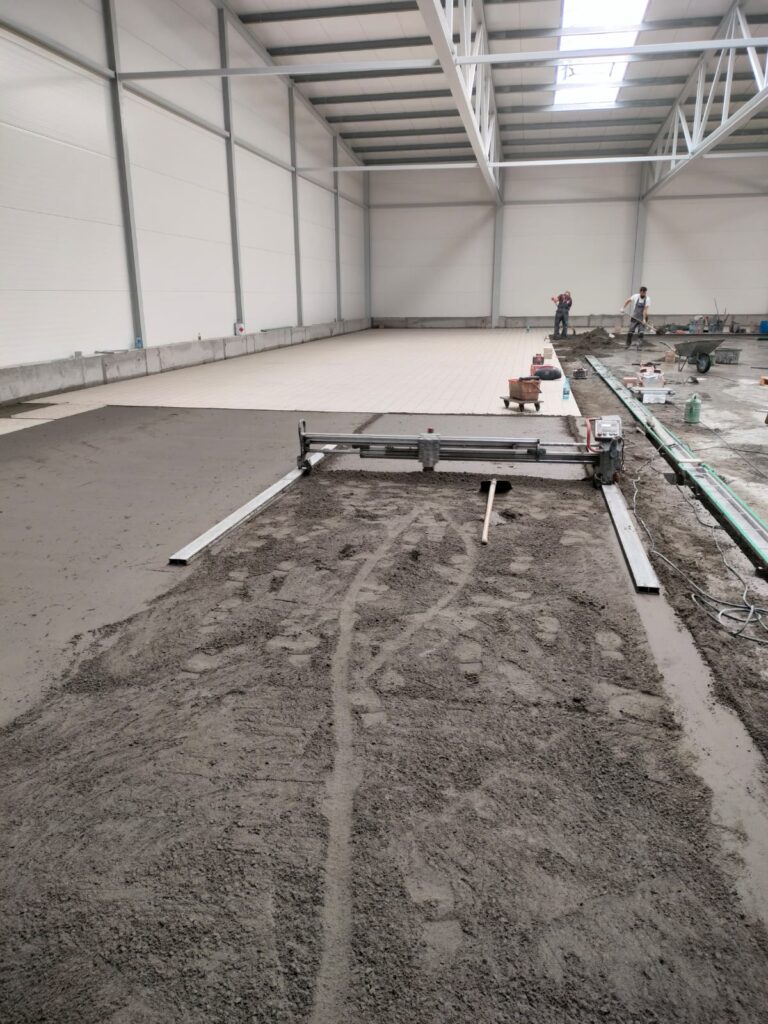 Układanie płytek ul. Towarowa